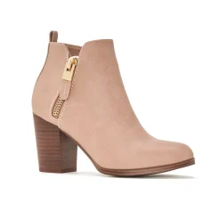 Outlet Aware High Heels